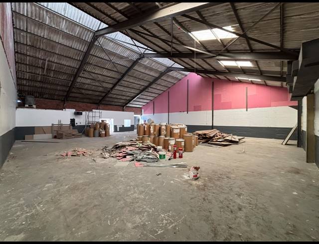 408M² WAREHOUSE TO LET IN EPPING INDUSTRIAL
